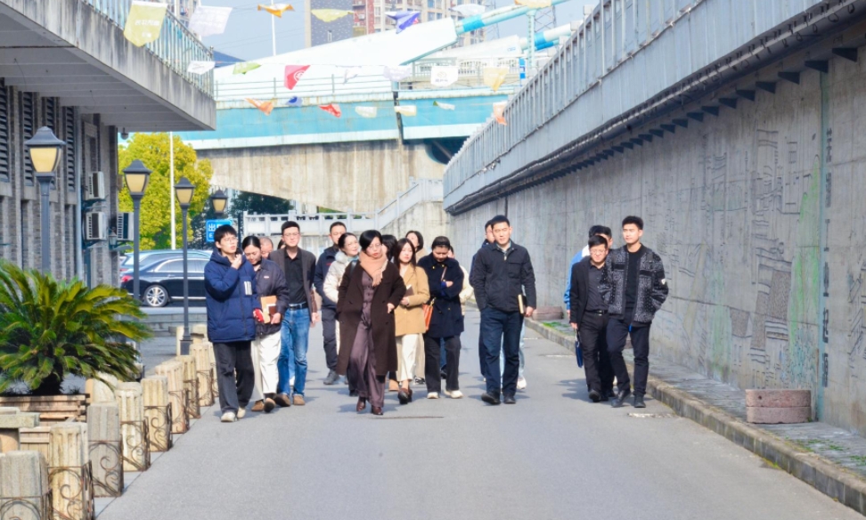 “走进园区，共享未来”镜湖区高层次人才服务企业双向促进对接交流活动在园举办